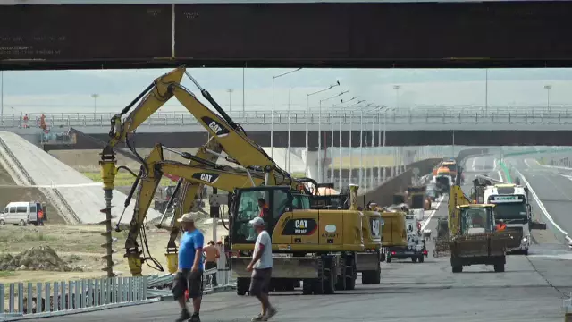 Șoferii vor circula neîntrerupt pe autostradă de la București la Bacău. Ce se întâmplă cu șantierele nefinalizate